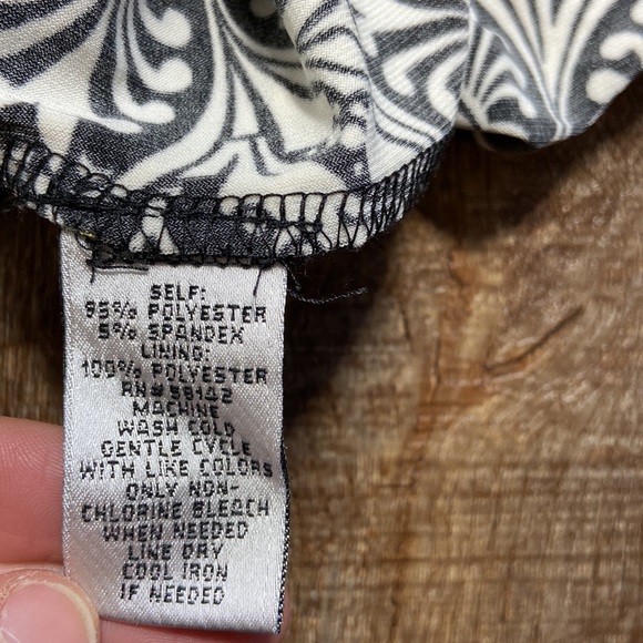 London Style Floral Mandala Maxi Dress Size 8 - Picture 8 of 8